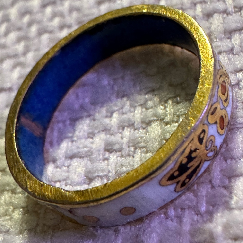 Vintage Gold and White Enamel Ring! - Picture 2 of 7